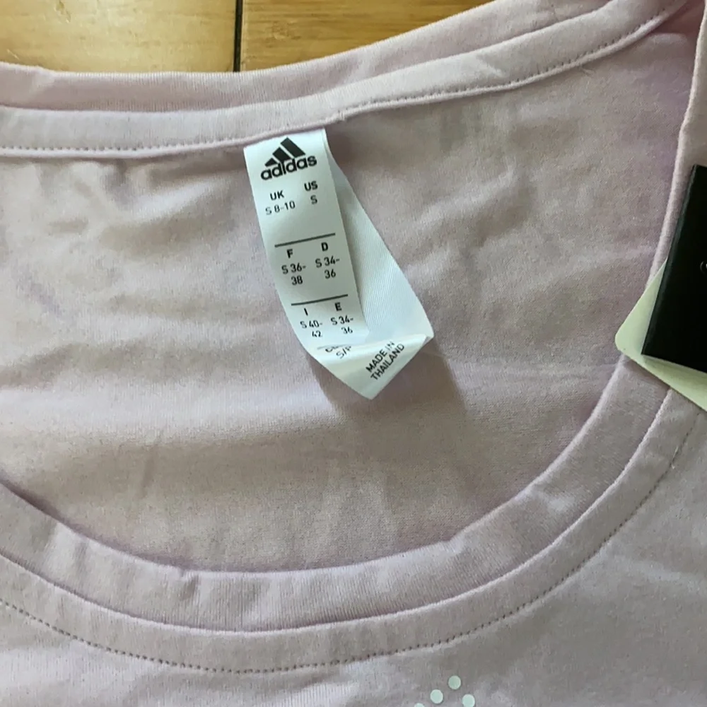 ADIDAS Light Pink Crop Top with White Dotted Logo Size Small (Like New) - Picture 5 of 8